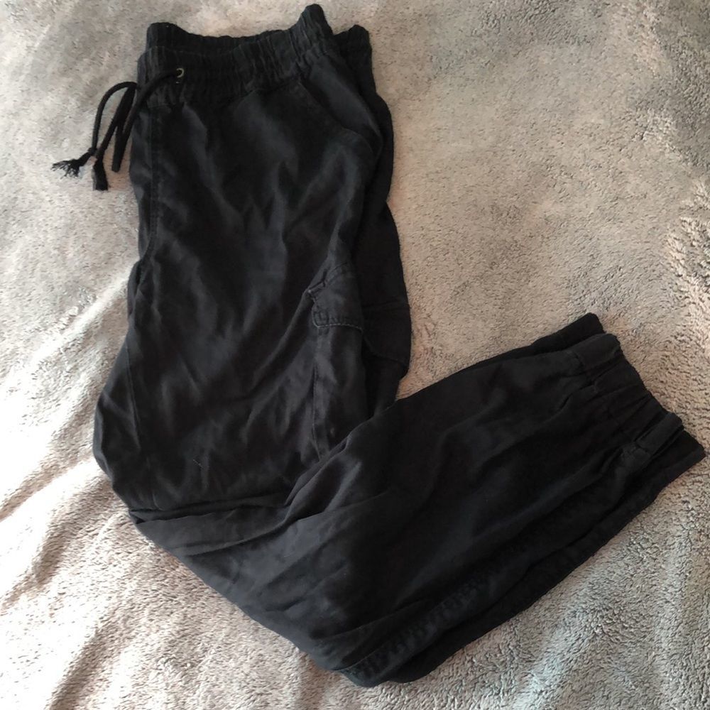 H&M Divided black drawstring cargo pants sz 6, straight leg gathered at hem